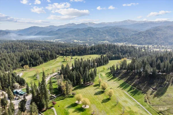 $699,900 | 15 Starview Drive, Garden Valley, ID 83622