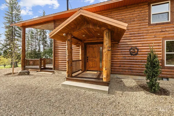 $699,900 | 15 Starview Drive, Garden Valley, ID 83622