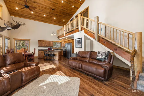 $699,900 | 15 Starview Drive, Garden Valley, ID 83622