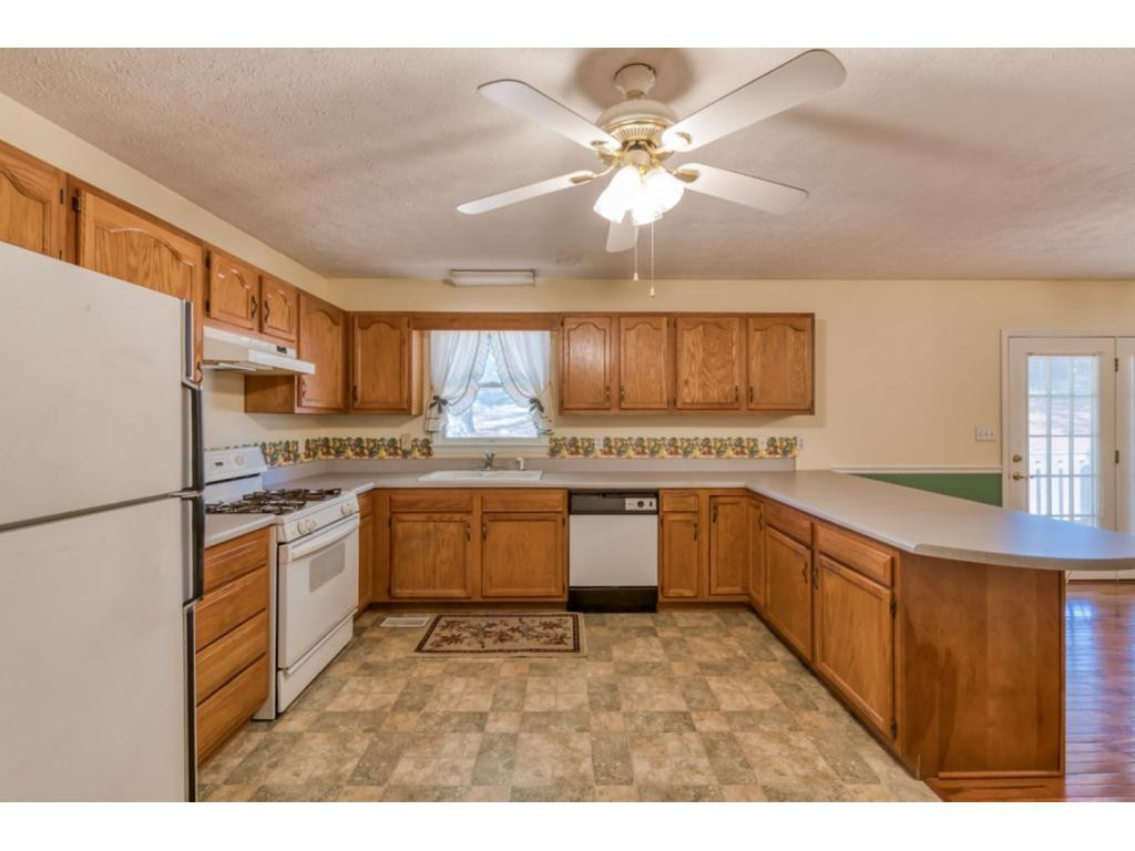2025 Florist Road Southwest Abingdon, VA 24210 - Photo 8 of 19 Photo 8