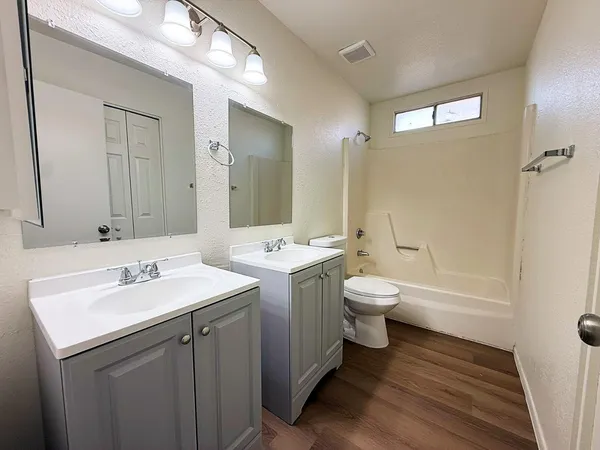 $2,195 | 5208 West Calavar Road, Glendale, AZ 85306