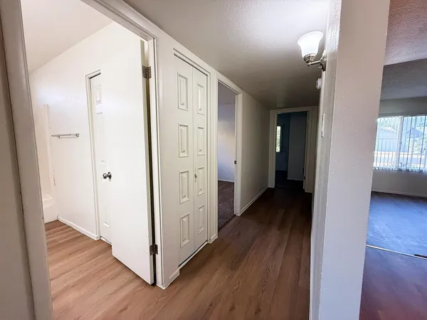 $2,195 | 5208 West Calavar Road, Glendale, AZ 85306