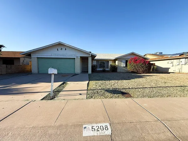 $2,195 | 5208 West Calavar Road, Glendale, AZ 85306