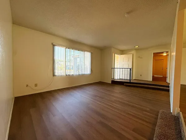 $2,195 | 5208 West Calavar Road, Glendale, AZ 85306