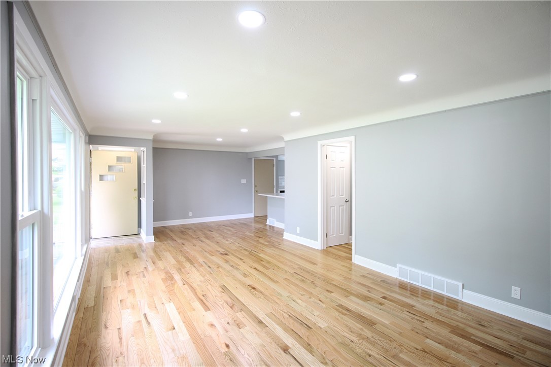 4541 Springvale Drive Warrensville Heights, OH 44128 - Photo 7 of 33 Family Room
