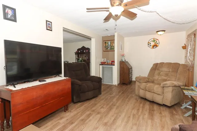 $93,500 | 411 La Vista Drive, Winter Springs, FL 32708