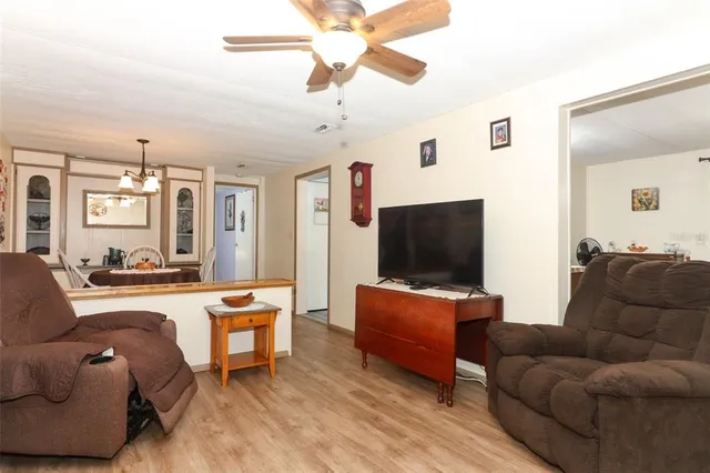 $93,500 | 411 La Vista Drive, Winter Springs, FL 32708