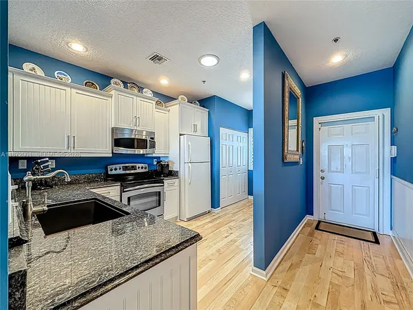 $419,500 | 6082 Southeast Landing Way, Unit 11, Stuart, FL 34997