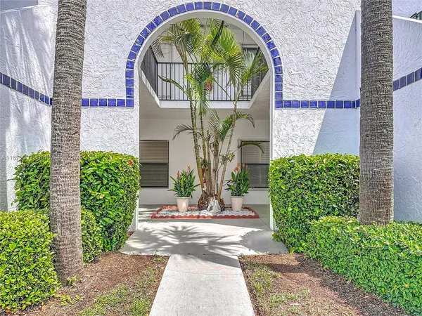 $419,500 | 6082 Southeast Landing Way, Unit 11, Stuart, FL 34997