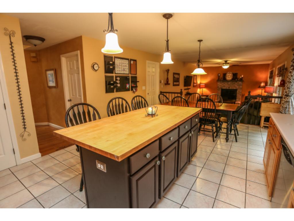 1165 River Road Manchester, NH 03104 - Photo 17 of 35