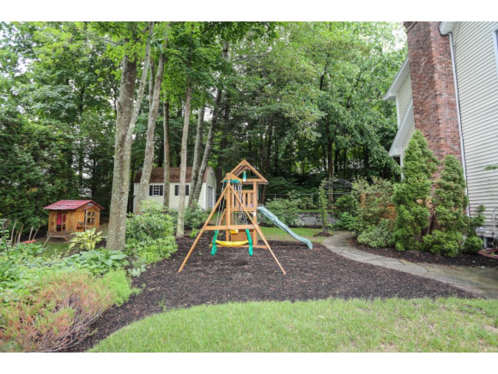 1165 River Road Manchester, NH 03104 - Photo 5 of 35