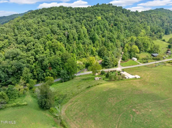$220,000 | 4196 Walker Mountain Road, Bristol, VA 24202