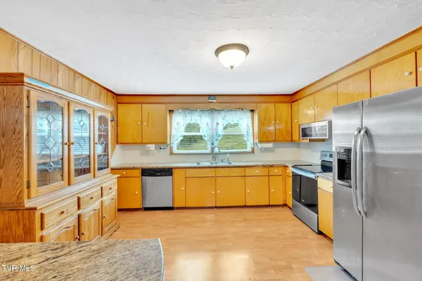 $220,000 | 4196 Walker Mountain Road, Bristol, VA 24202