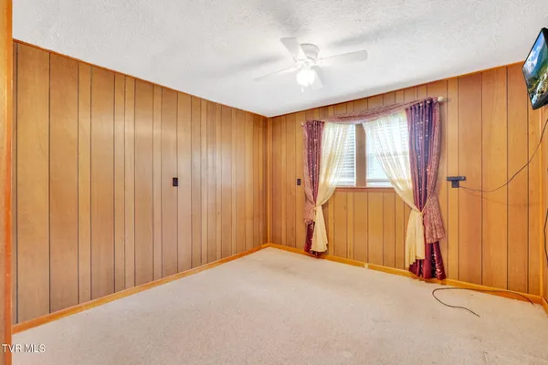 $220,000 | 4196 Walker Mountain Road, Bristol, VA 24202