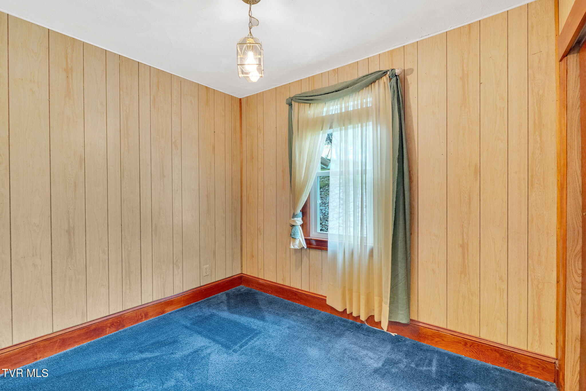 4196 Walker Mountain Road Bristol, VA 24202 - Photo 26 of 37 38-web-or-mls-JH 20250821-061