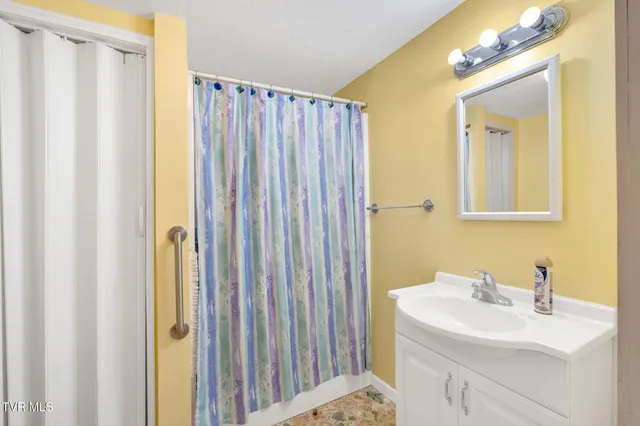 $229,900 | 4196 Walker Mountain Road, Bristol, VA 24202