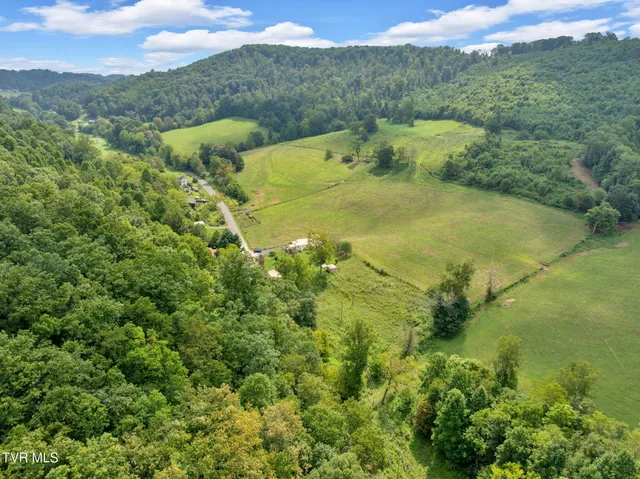 $229,900 | 4196 Walker Mountain Road, Bristol, VA 24202