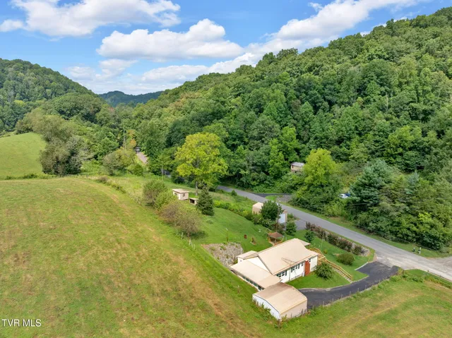 $229,900 | 4196 Walker Mountain Road, Bristol, VA 24202