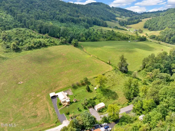 $220,000 | 4196 Walker Mountain Road, Bristol, VA 24202