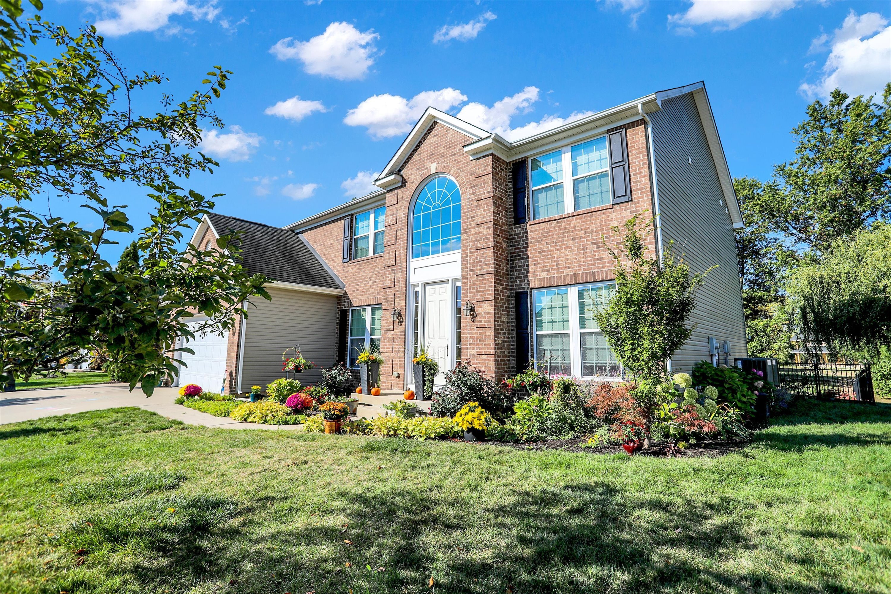 12286 Wheathill Pass Fishers, IN 46037 - Photo 1 of 38 Gallery Image 1