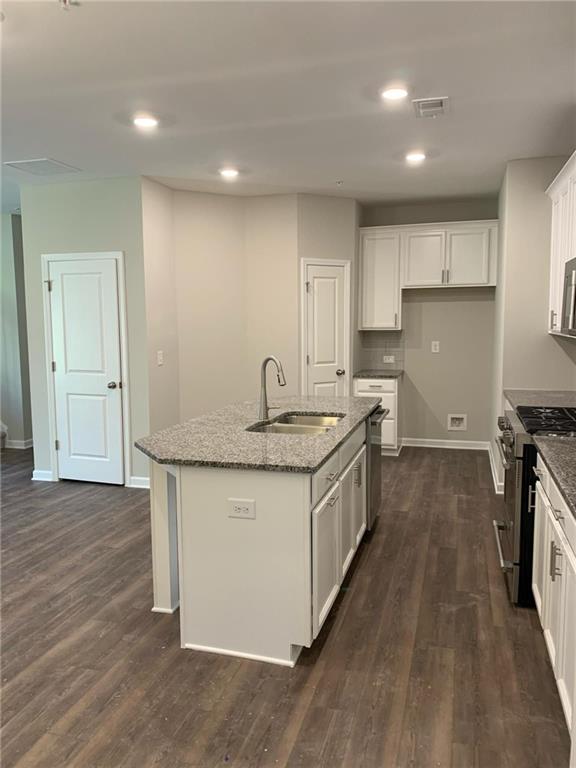 1372 Elderwood Way Cumming, GA 30041 - Photo 3 of 24