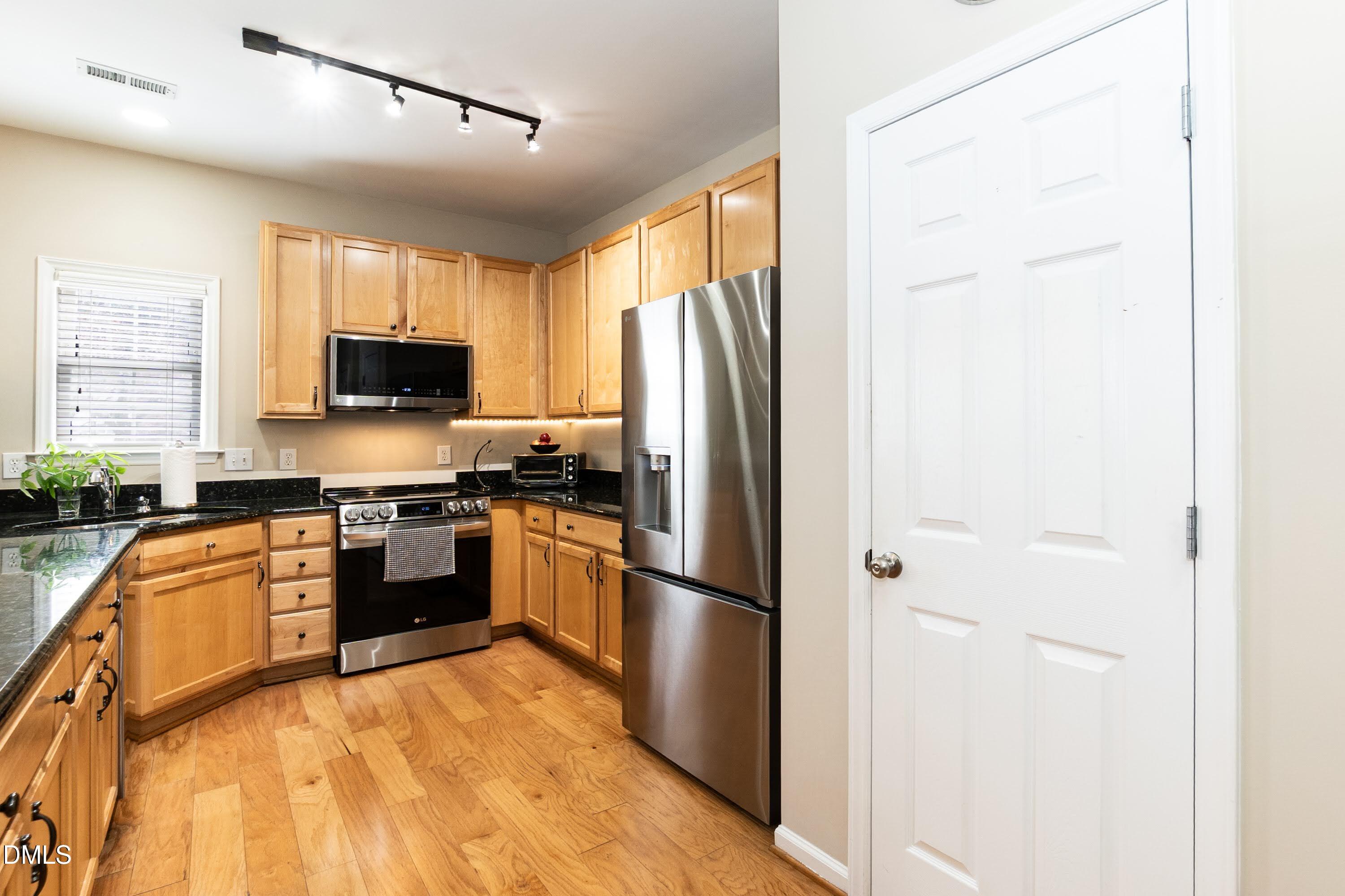 3047 Coxindale Drive Raleigh, NC 27615 - Photo 11 of 33 Kitchen