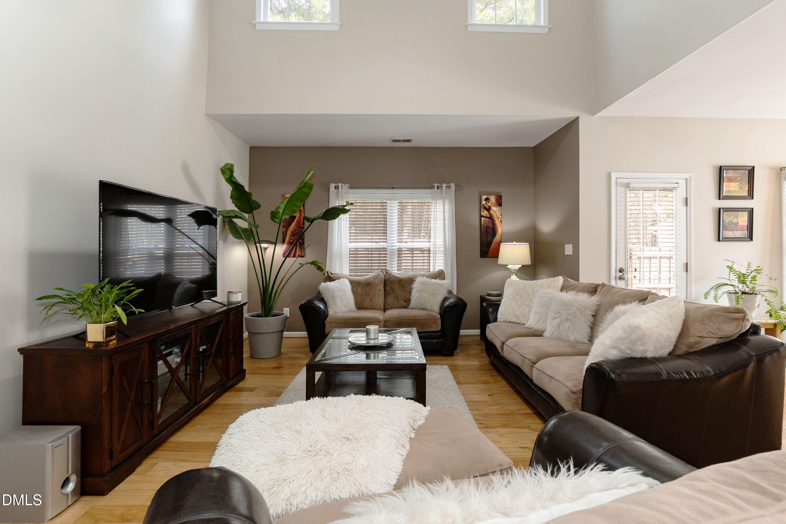 3047 Coxindale Drive Raleigh, NC 27615 - Photo 7 of 33 Living Room