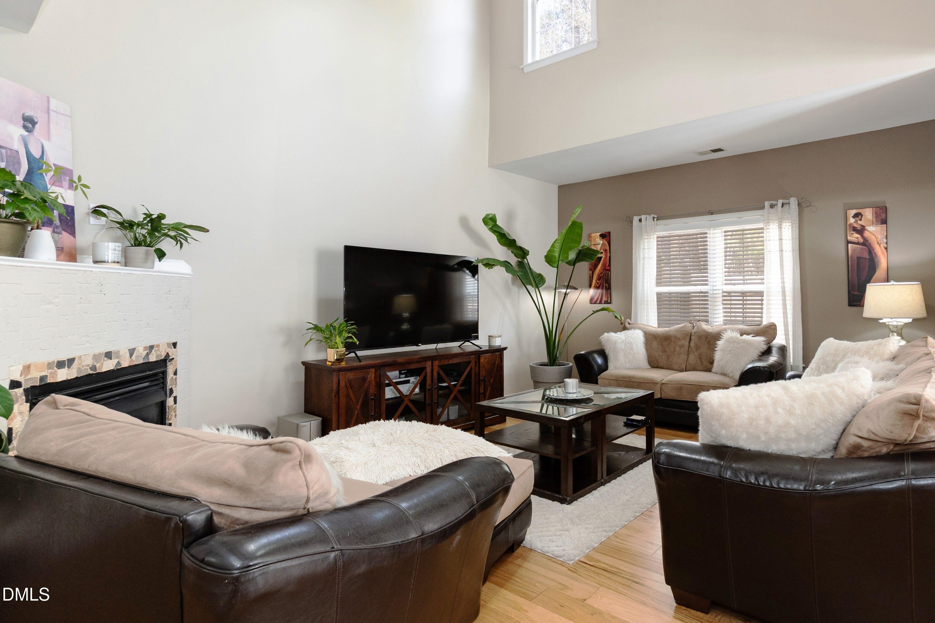 3047 Coxindale Drive Raleigh, NC 27615 - Photo 9 of 33 Living Room
