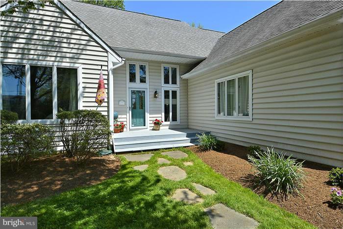 3705 Thomas Point Road Annapolis, MD 21403 - Photo 2 of 29 Exterior (Front)