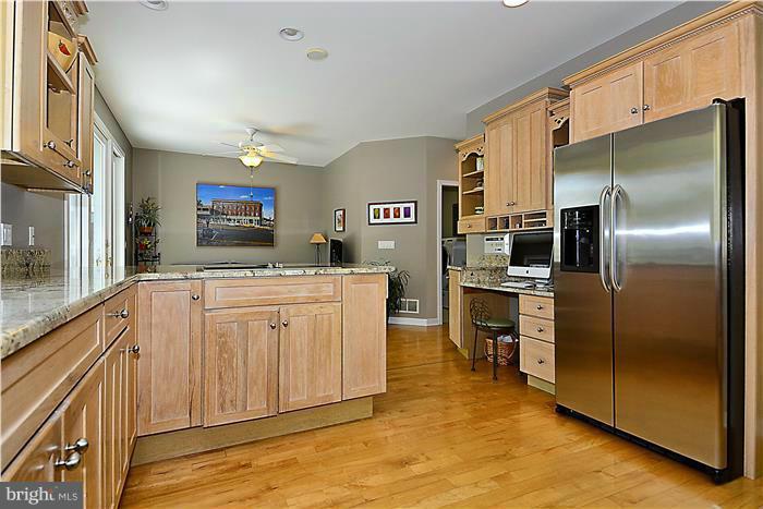 3705 Thomas Point Road Annapolis, MD 21403 - Photo 13 of 29 Kitchen