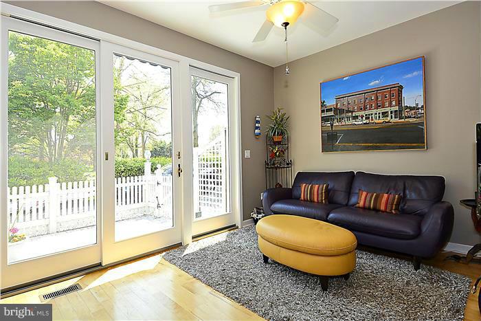 3705 Thomas Point Road Annapolis, MD 21403 - Photo 14 of 29 Interior (General)