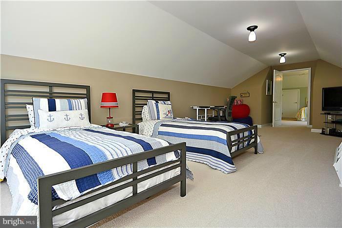 3705 Thomas Point Road Annapolis, MD 21403 - Photo 21 of 29 Bedroom