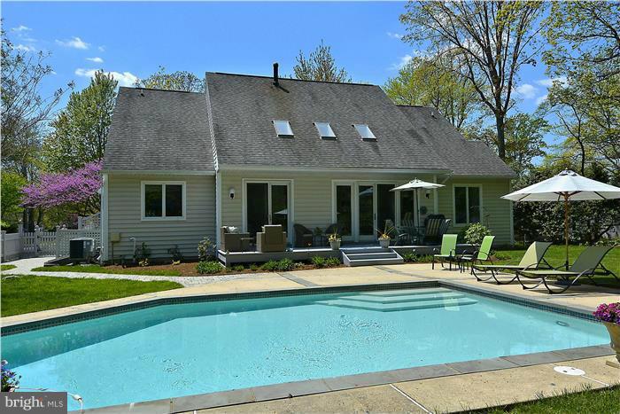 3705 Thomas Point Road Annapolis, MD 21403 - Photo 4 of 29 Exterior (Rear)