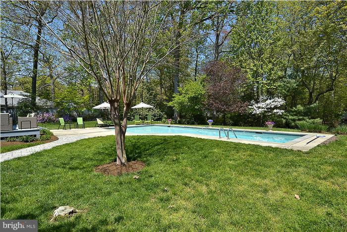 3705 Thomas Point Road Annapolis, MD 21403 - Photo 5 of 29 Exterior (Rear)