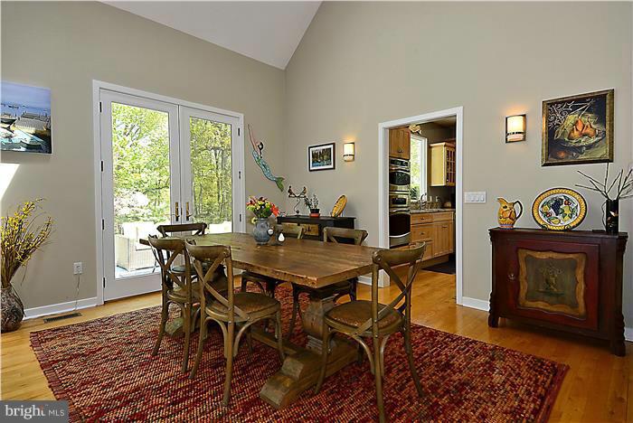3705 Thomas Point Road Annapolis, MD 21403 - Photo 10 of 29 Dining Room