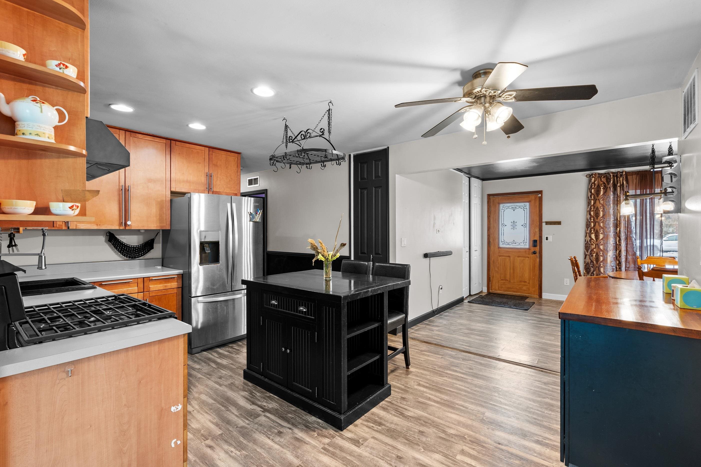 47127 Woodall Road Utica, MI 48317 - Photo 8 of 31 50166562-14b12ba3-1720-4f8a-b931-1ef6213dc380.JPG