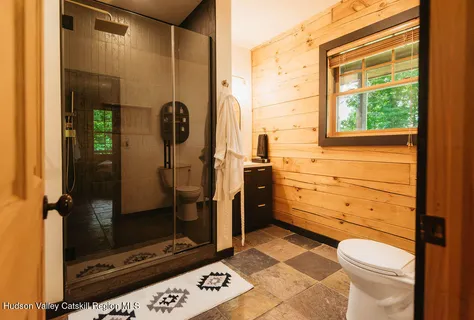 $895,000 | 86 Sunset View Drive, Saugerties, NY 12477