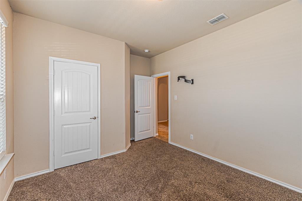 11460 Starlight Ranch Fort Worth, TX 76052 - Photo 17 of 33