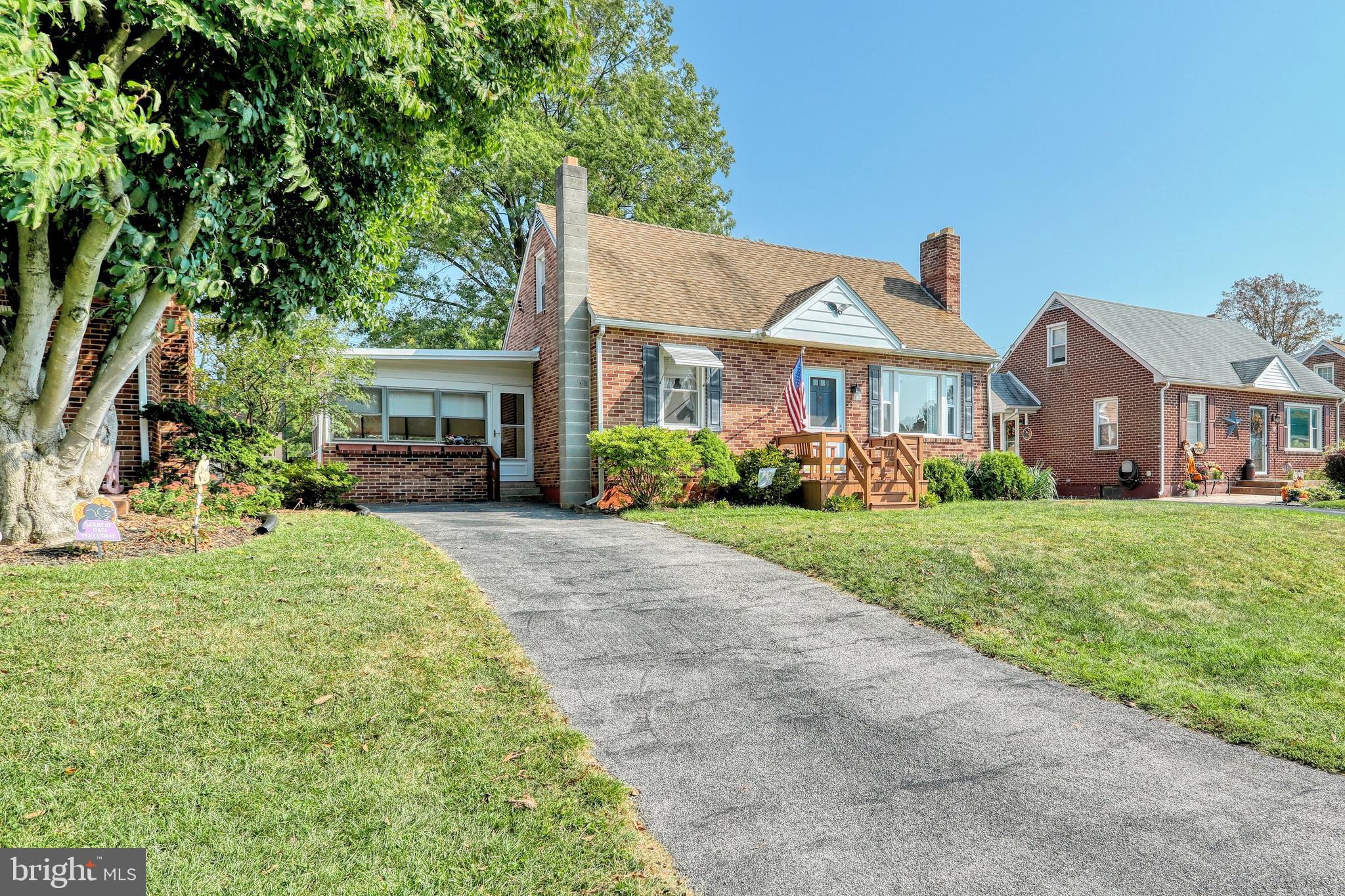 313 Greystone Road York, PA 17402 - Photo 2 of 32 Gallery Image 2