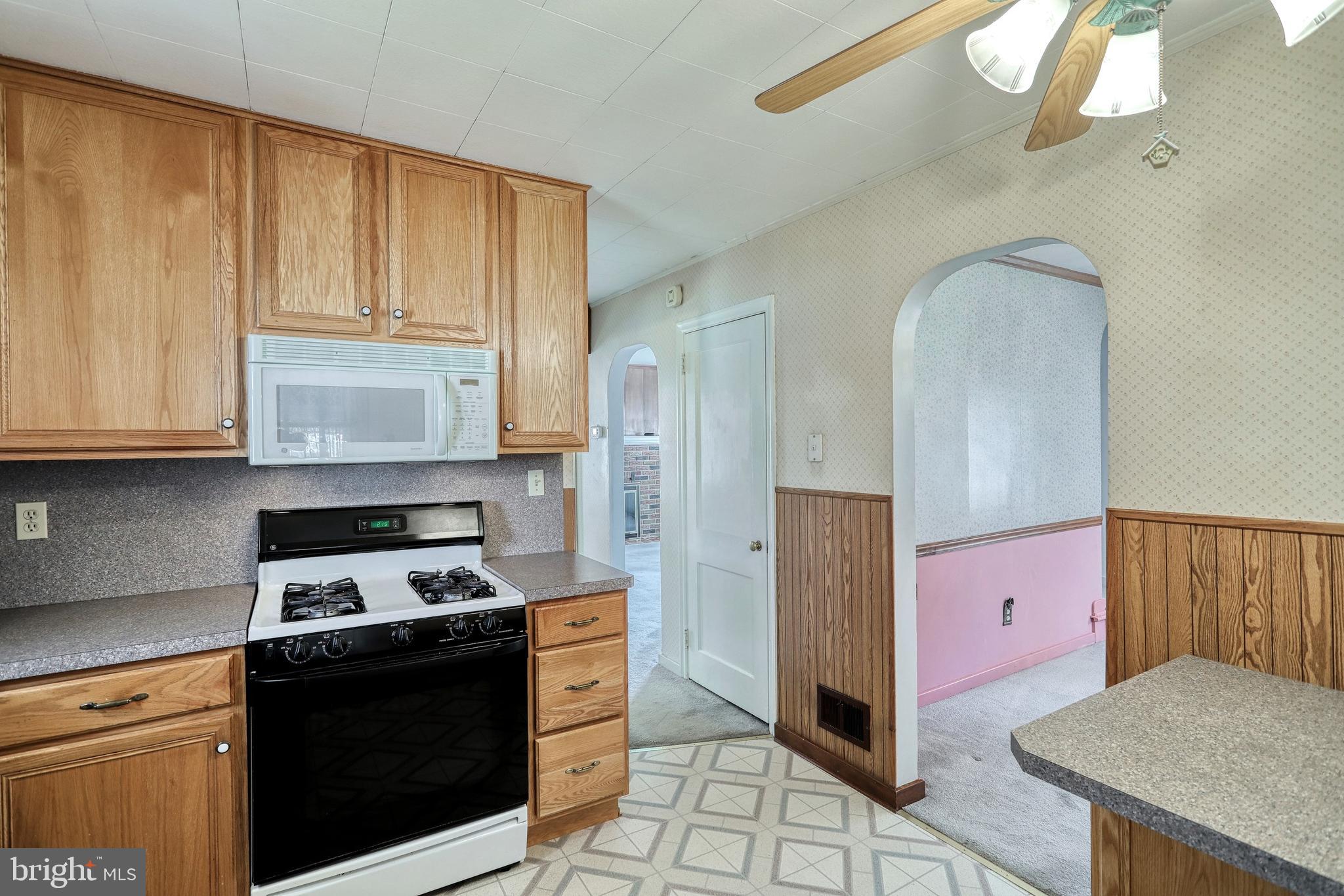 313 Greystone Road York, PA 17402 - Photo 13 of 32 Gallery Image 13