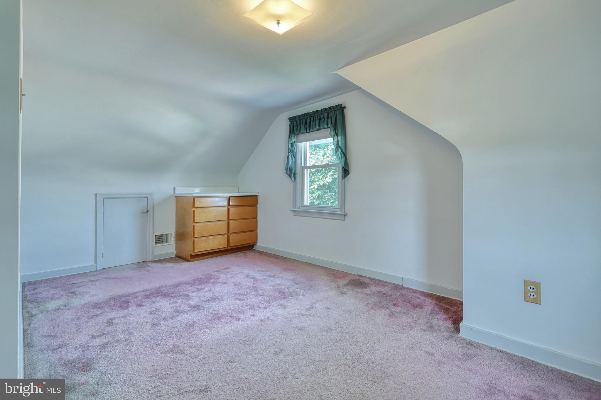 313 Greystone Road York, PA 17402 - Photo 16 of 32 Gallery Image 16