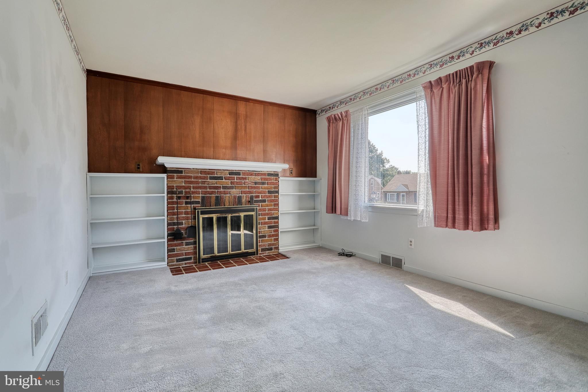 313 Greystone Road York, PA 17402 - Photo 5 of 32 Gallery Image 5