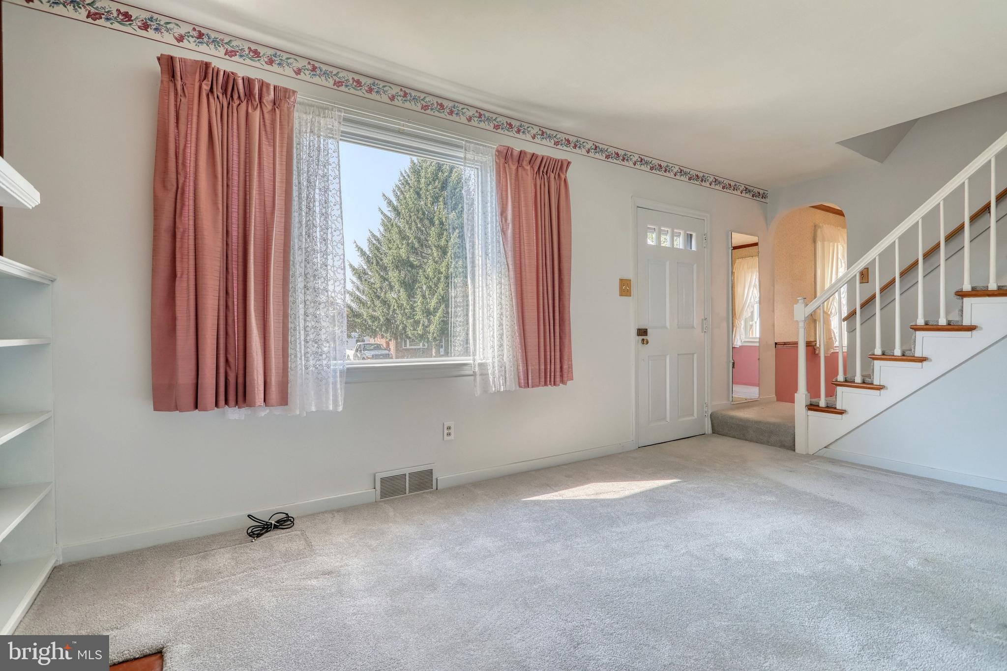 313 Greystone Road York, PA 17402 - Photo 6 of 32 Gallery Image 6