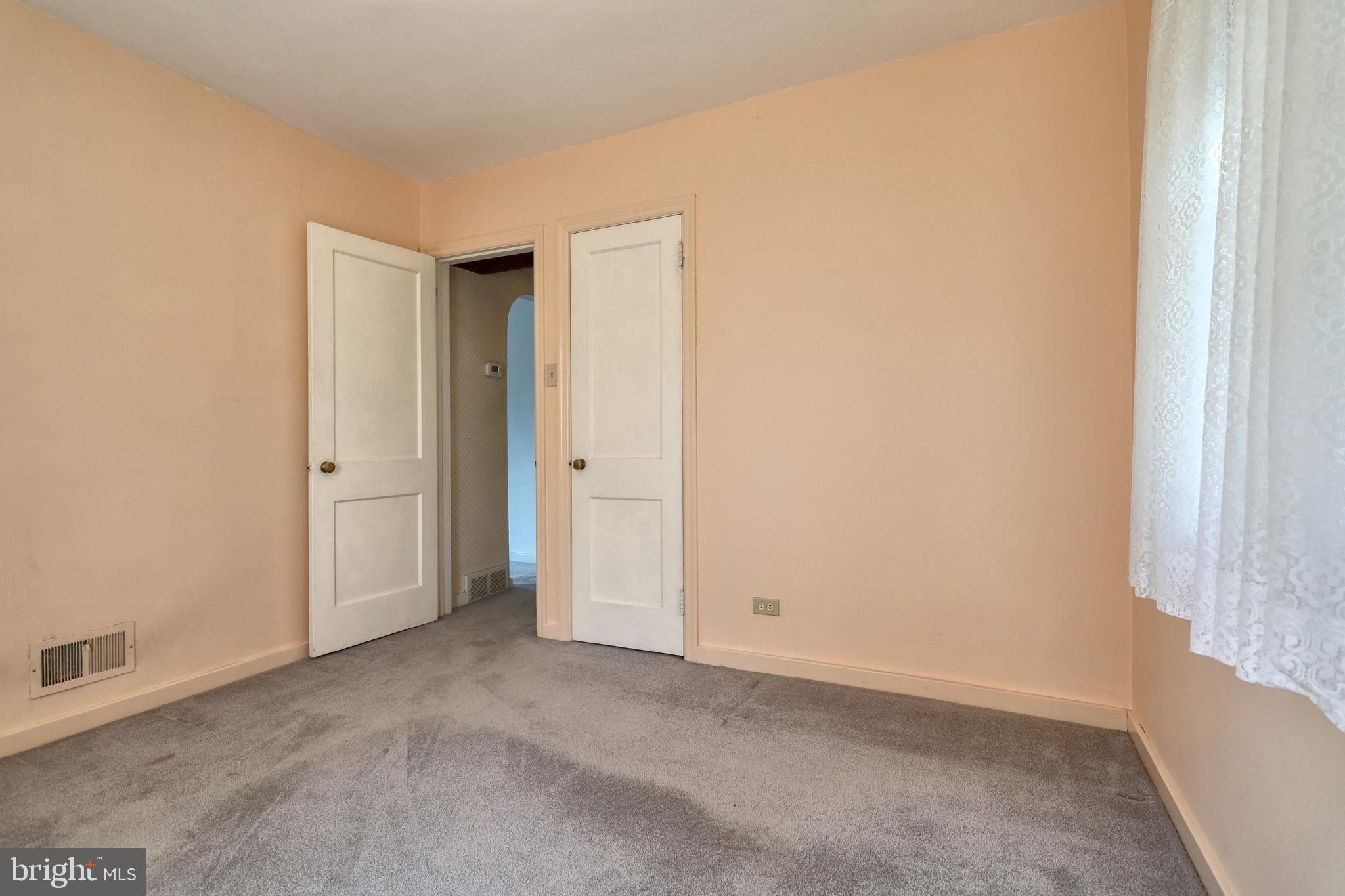 313 Greystone Road York, PA 17402 - Photo 8 of 32 Gallery Image 8