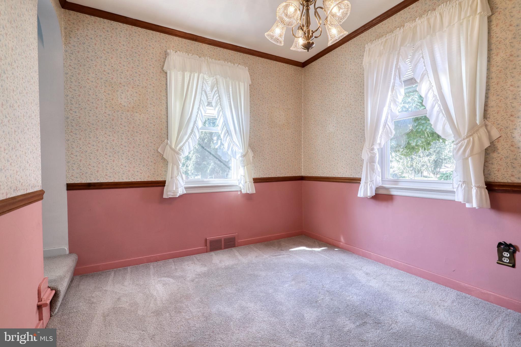 313 Greystone Road York, PA 17402 - Photo 10 of 32 Gallery Image 10