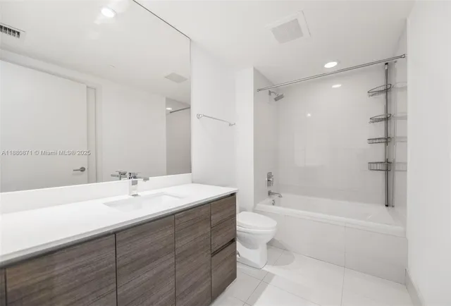 $3,500 | 1100 South Miami Avenue, Unit 3207, Miami, FL 33130