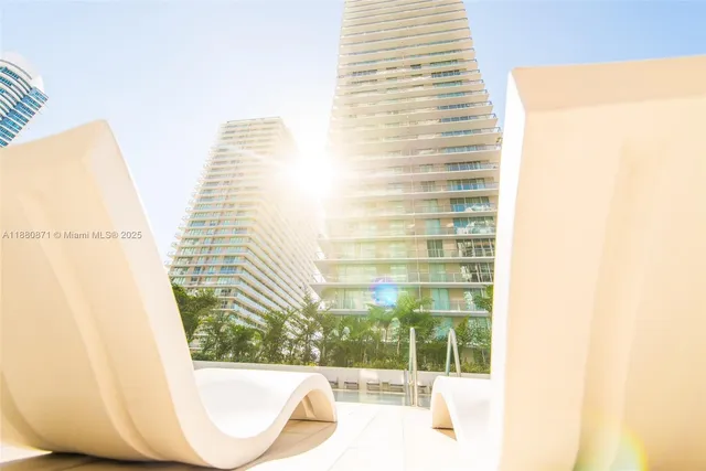 $3,500 | 1100 South Miami Avenue, Unit 3207, Miami, FL 33130