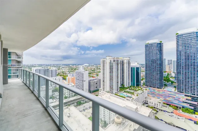 $3,500 | 1100 South Miami Avenue, Unit 3207, Miami, FL 33130