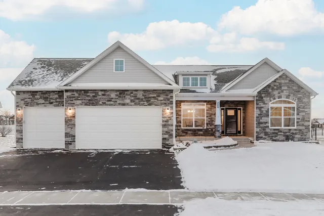 $499,999 | 2337 Coventry Circle South, Sycamore, IL 60178