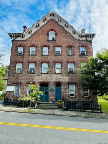 $2,190,000 | 213 Partition Street, Saugerties, NY 12477